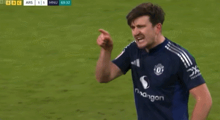 暴怒马奎尔怒斥哈弗茨和裁判<strong></p>
<p>币安交易数字货币</strong>,拉都拉不住最后无奈地笑了