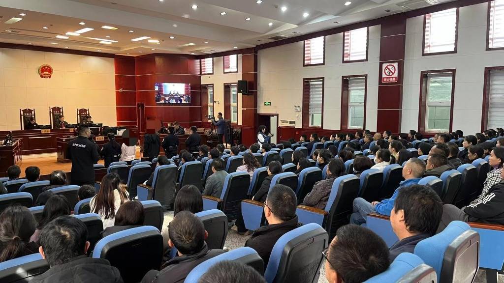 云南披露一起医疗腐败案:两人围标并中标10个设备采购项目