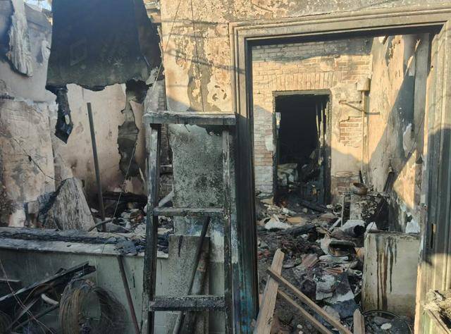 离谱!北京一女子电热毯起火后换房接着睡<strong></p>
<p>币安客服电话</strong>,烧毁一排房屋……