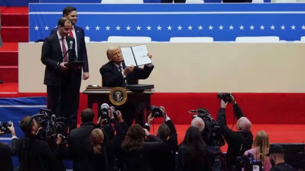 听到巨额欠款后<strong></p>
<p>币安网</strong>,特朗普后悔了,重新“进群”的条件,竟然和中国有关