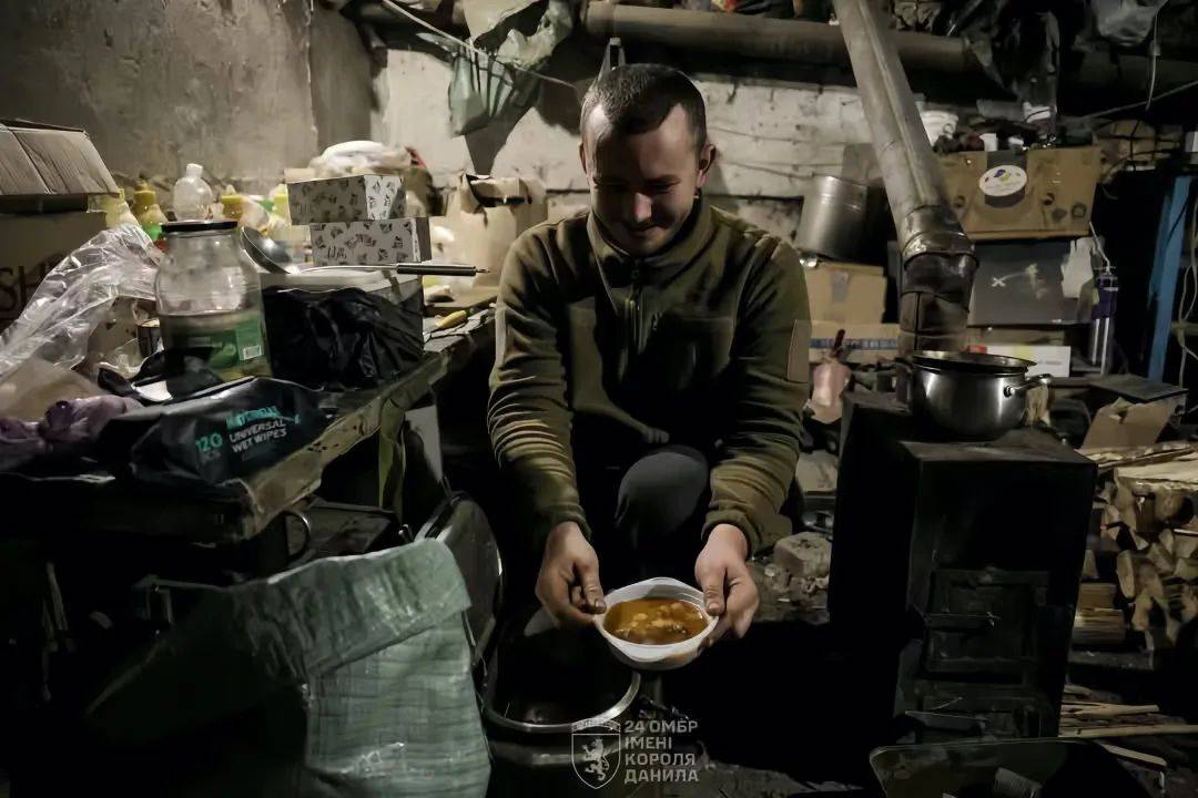 战争漩涡中乌克兰士兵神秘消失<strong></p>
<p>币安网</strong>,美俄暗战背后隐秘阴谋引发全球关注