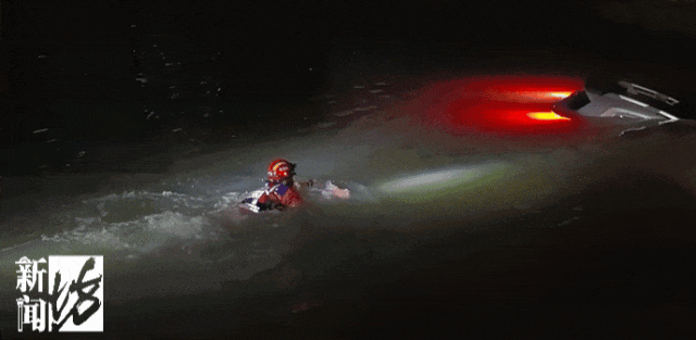 “水已经到胸口了！”事发上海深夜<strong></p>
<p>币安网</strong>，一小轿车冲进河道！紧急救援→