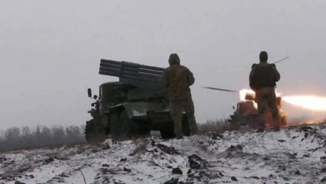 俄军突袭库皮扬斯克<strong></p>
<p>币安中国官网</strong>,千辆战车大举渡河,乌克兰紧急反应:泽连斯基如何应对?