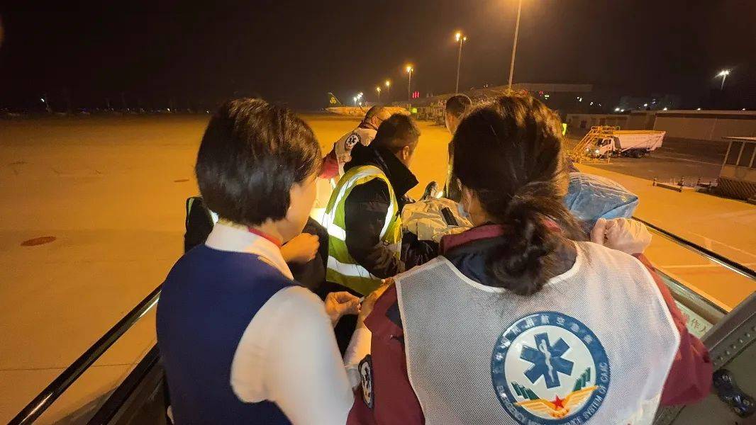 事发昨日凌晨<strong></p>
<p>币安币交易平台</strong>!飞往沈阳的“CZ6304”紧急备降