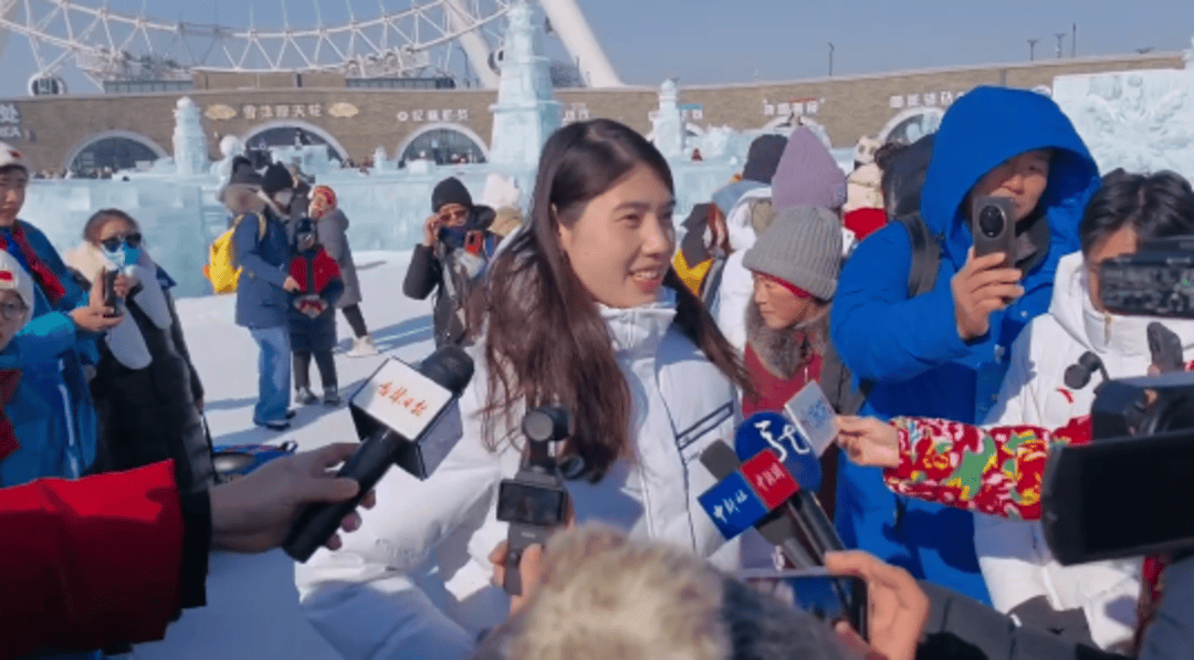 张雨霏刚学滑雪两堂课就被勒令禁止<strong></p>
<p>币安币交易平台</strong>，教练：等奥运会后再学