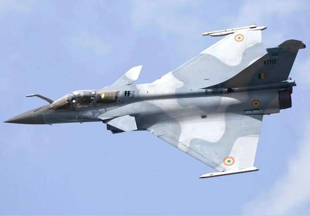 印度军方爆出惊人内幕<strong></p>
<p>币安网创始人</strong>,光辉战机形同作秀,暴露印度空军真实水平