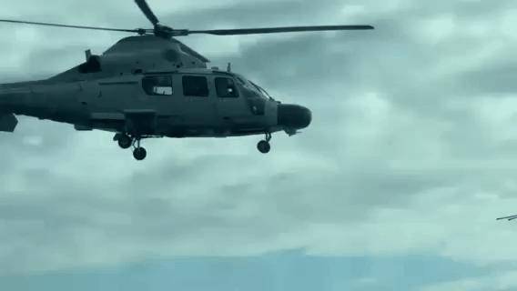 极限三米!黄岩岛中菲空中对峙!武直9强势碾压<strong></p>
<p>币安官网app最新版下载</strong>,菲记者吓得尖叫