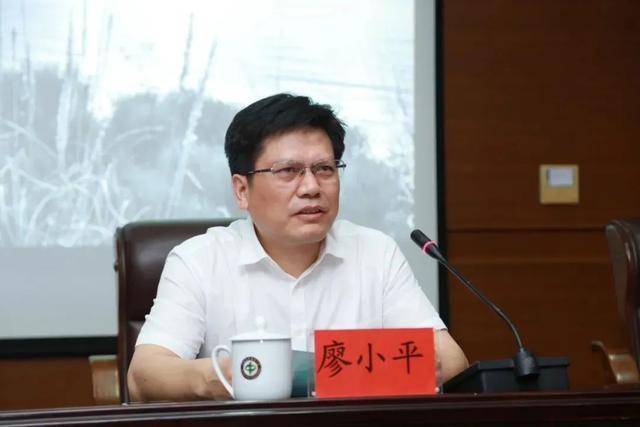 曾“搭班子”的大学党委书记、校长<strong></p>
<p>安币集团</strong>,双双被查!