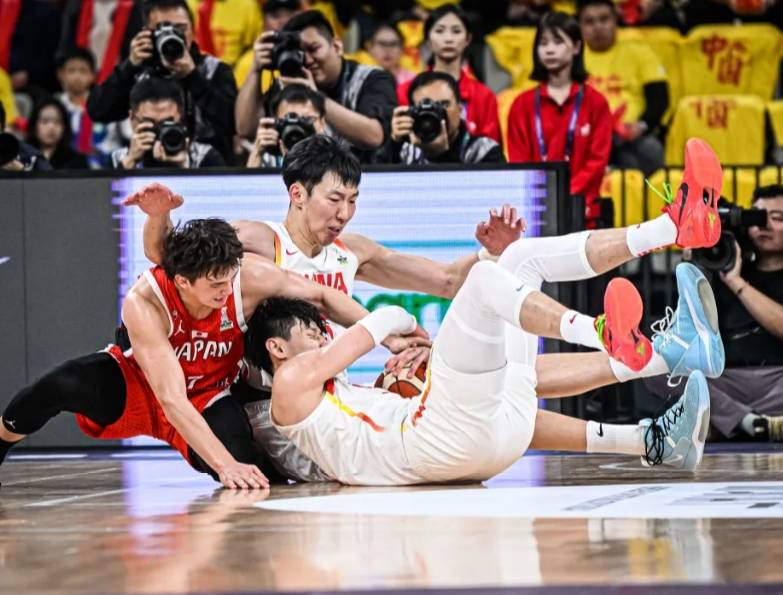 42分大胜<strong></p>
<p>安币集团</strong>!亚预赛中国男篮复仇日本 赵睿16+8+5