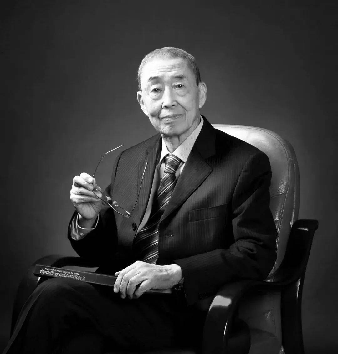 突发讣告<strong></p>
<p>安币集团</strong>！他于19日8时22分去世