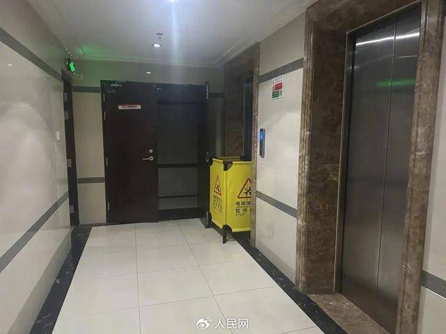 电梯急坠负2楼又猛冲至33楼<strong></p>
<p>数字币交易所币安</strong>,业主不幸身亡