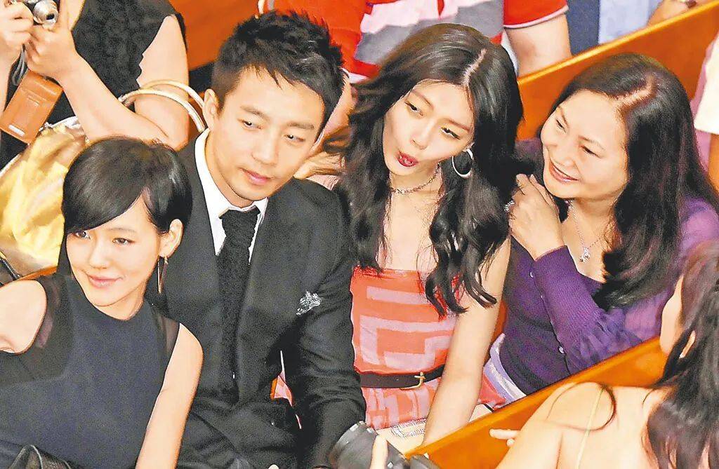 汪小菲为避媒体6天没出门<strong></p>
<p>币安币矿池</strong>,与S妈打视频官司争遗产