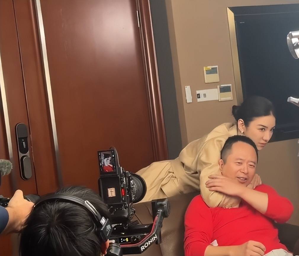 周鸿祎回应参演的短剧辣眼睛:黄奕诱惑<strong></p>
<p>币安钱包在哪</strong>我的剧情是DeepSeek设计的