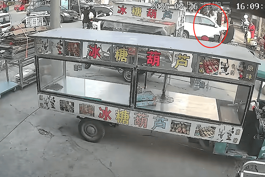 山东一单亲妈妈直播间阻止网友辱骂“唐宝”少年遭上门殴打<strong></p>
<p>币安网址</strong>,警方:已受理案件,正调查