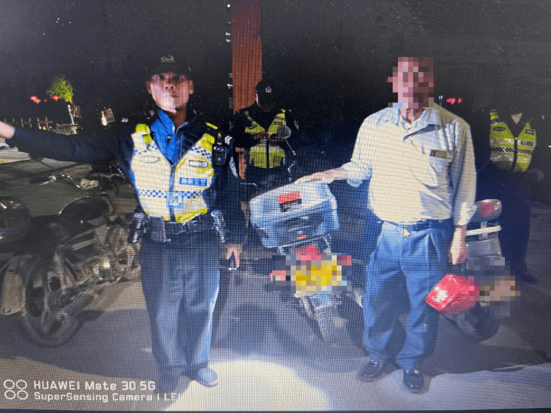 同桌的两人<strong></p>
<p>中币和安币</strong>,双双被查