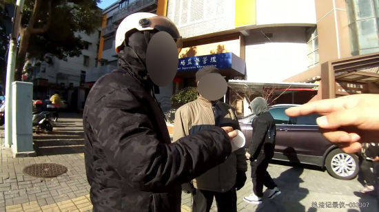 “不是谁可怜谁有理”民警硬核喊话破解“道德绑架”获市民点赞