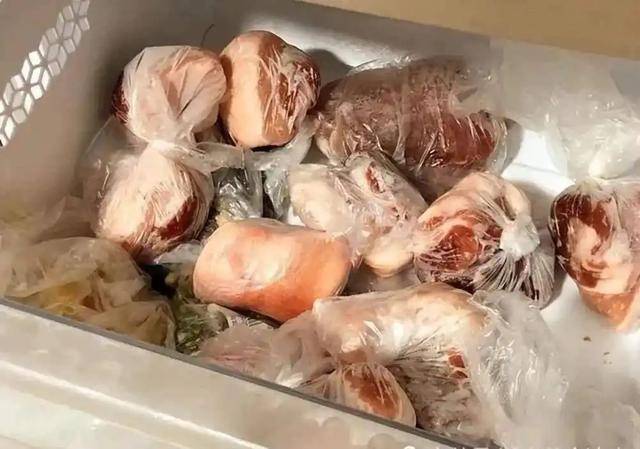 长期吃久冻的肉危害大<strong></p>
<p>币安做币商</strong>?冰箱里的肉冻多久就不能吃了?医生说清楚