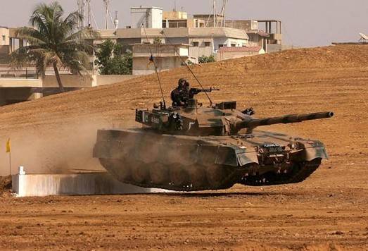 买走12辆坦克<strong></p>
<p>币安币交易挖矿</strong>,用完就退货,如今故技重施,我国只回了一句话