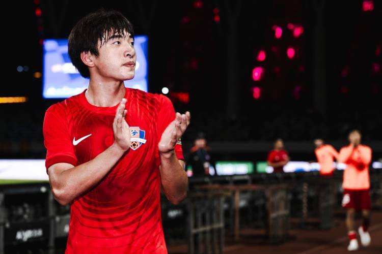 16岁魏祥鑫出战中超！上村健一：若有能力<strong></p>
<p>币安网app</strong>，越早踢上顶级联赛越好