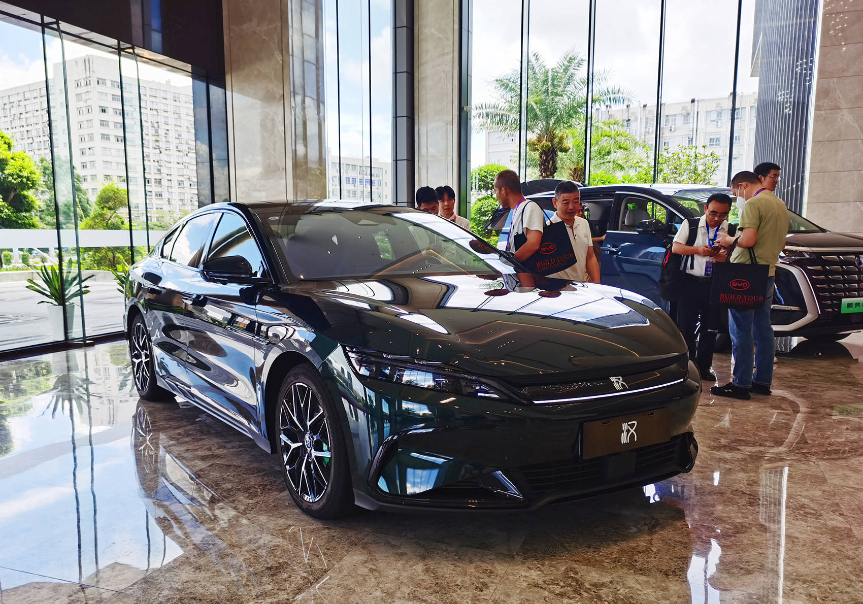 营收7771亿元<strong></p>
<p>莱特币安卓挖矿</strong>,超越特斯拉!刚刚,比亚迪炸裂发布:拟派现超120亿元