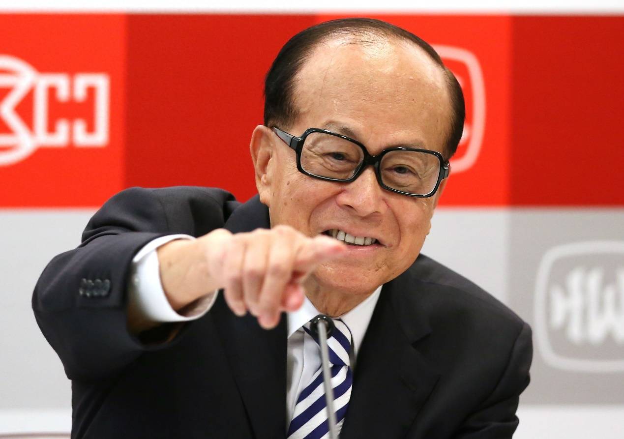 招招致命！等从李嘉诚手里夺回巴拿马港口后，特朗普下令猛攻胡塞！