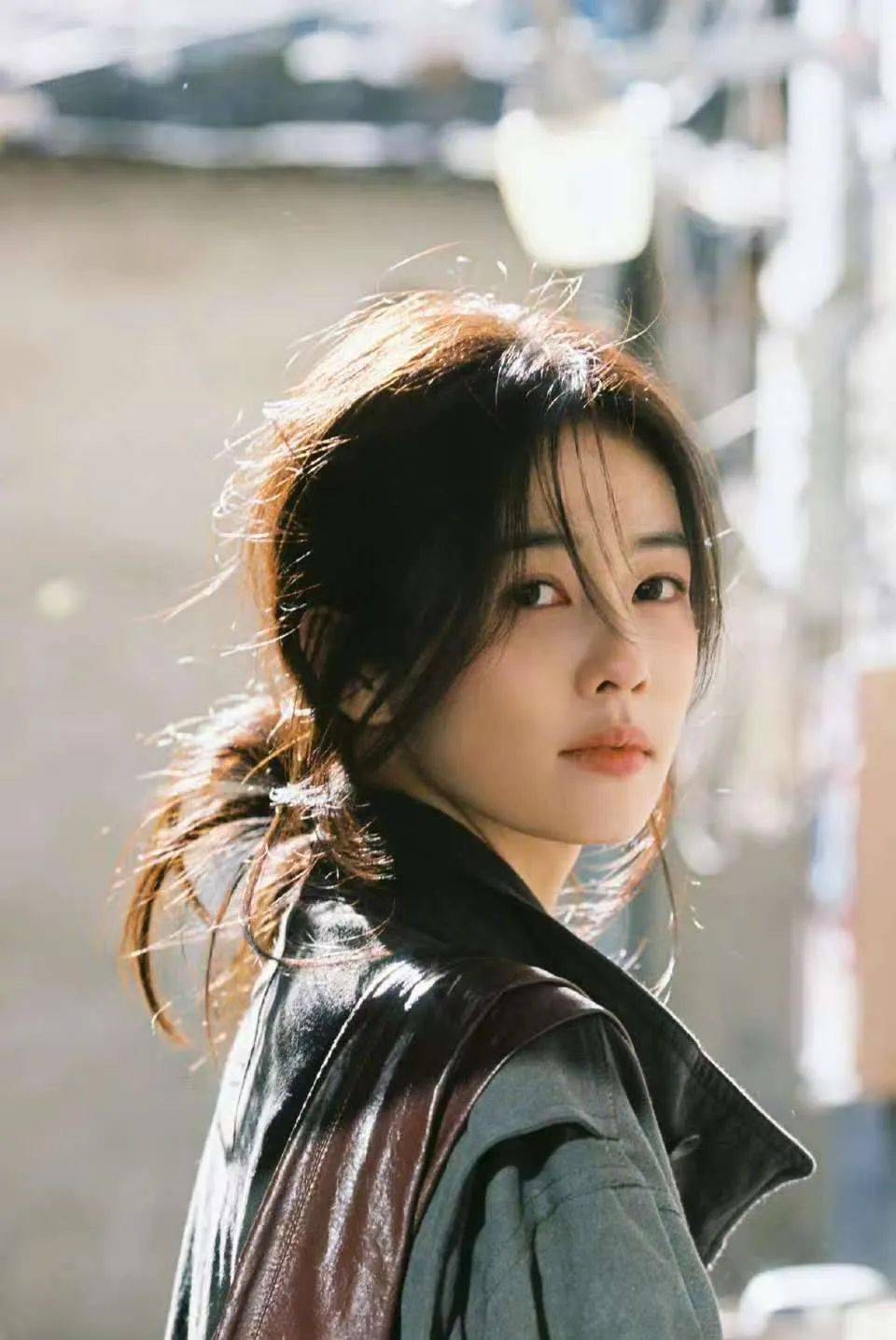 “连小学生都不会犯错的！”知名女星白鹿发文被吐槽<strong></p>
<p>币安币玩家</strong>，老板于正回应