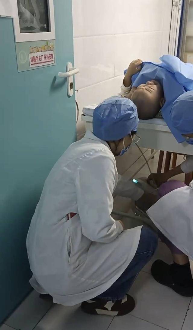 医院穿刺抽积液时导丝落入男童胸腔 医院：尚在调解中