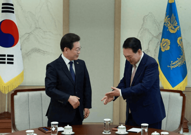 韩国传出爆炸性消息<strong></p>
<p>币安网ios</strong>，尹锡悦提前下台，已经成为定局？情况不简单