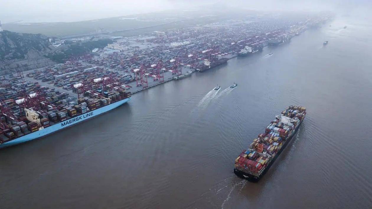 李嘉诚铁了心了?港口或真没法留住了<strong></p>
<p>币安bcx</strong>,微妙时刻,黑石高层有动作