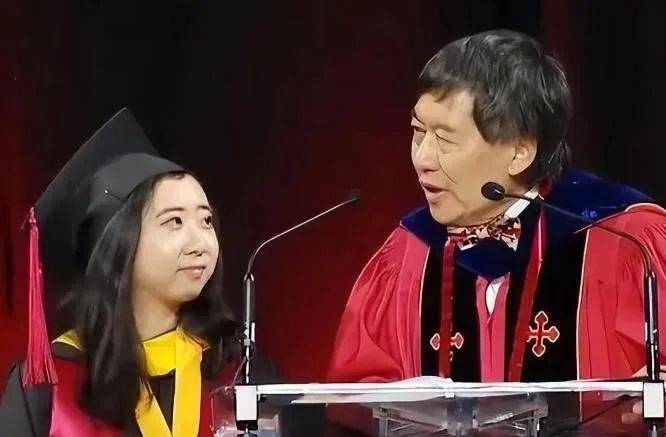 夸美国空气香甜的杨舒平<strong></p>
<p>币安bcx</strong>,已被美国驱逐出境,如今回国下场怎么样了?