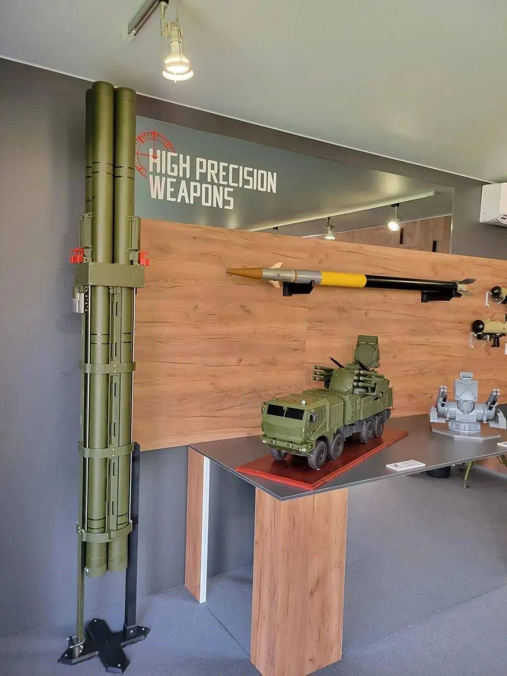 成功摧毁ATACMS!俄军公开铠甲-SM防空<strong></p>
<p>nano币安</strong>,网友:中国都没有的东西