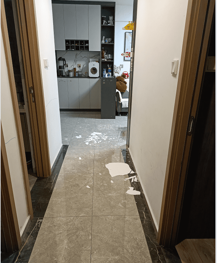 “深更半夜<strong></p>
<p>nano币安</strong>,又掉一大块下来”!广东一小区业主怒了