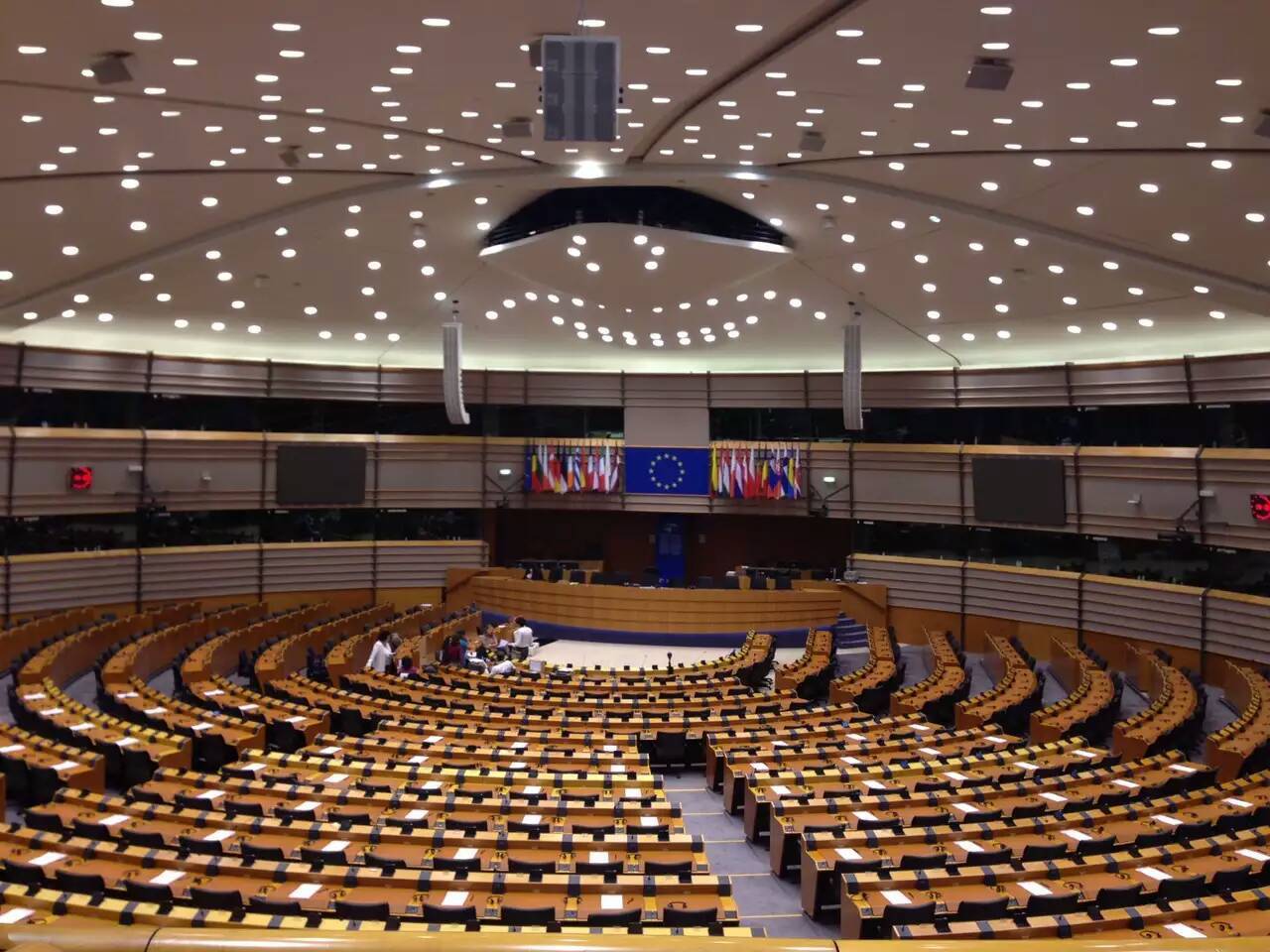 欧洲选择忍辱负重?关键时刻<strong></p>
<p>nano币安</strong>,卡拉斯不忘打出“中国牌”转移视线