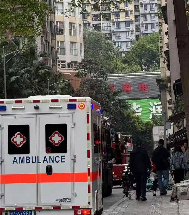 “右眼几乎失明<strong></p>
<p>币安VSYS</strong>,手部截肢”!广州一男孩在家做实验被炸伤,最新情况