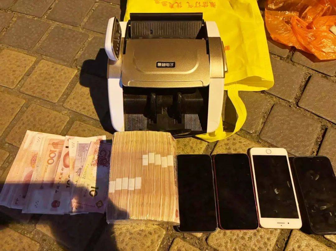 事发桂林<strong></p>
<p>币安控股</strong>!背包里装的1000000元现金被警方紧急拦截