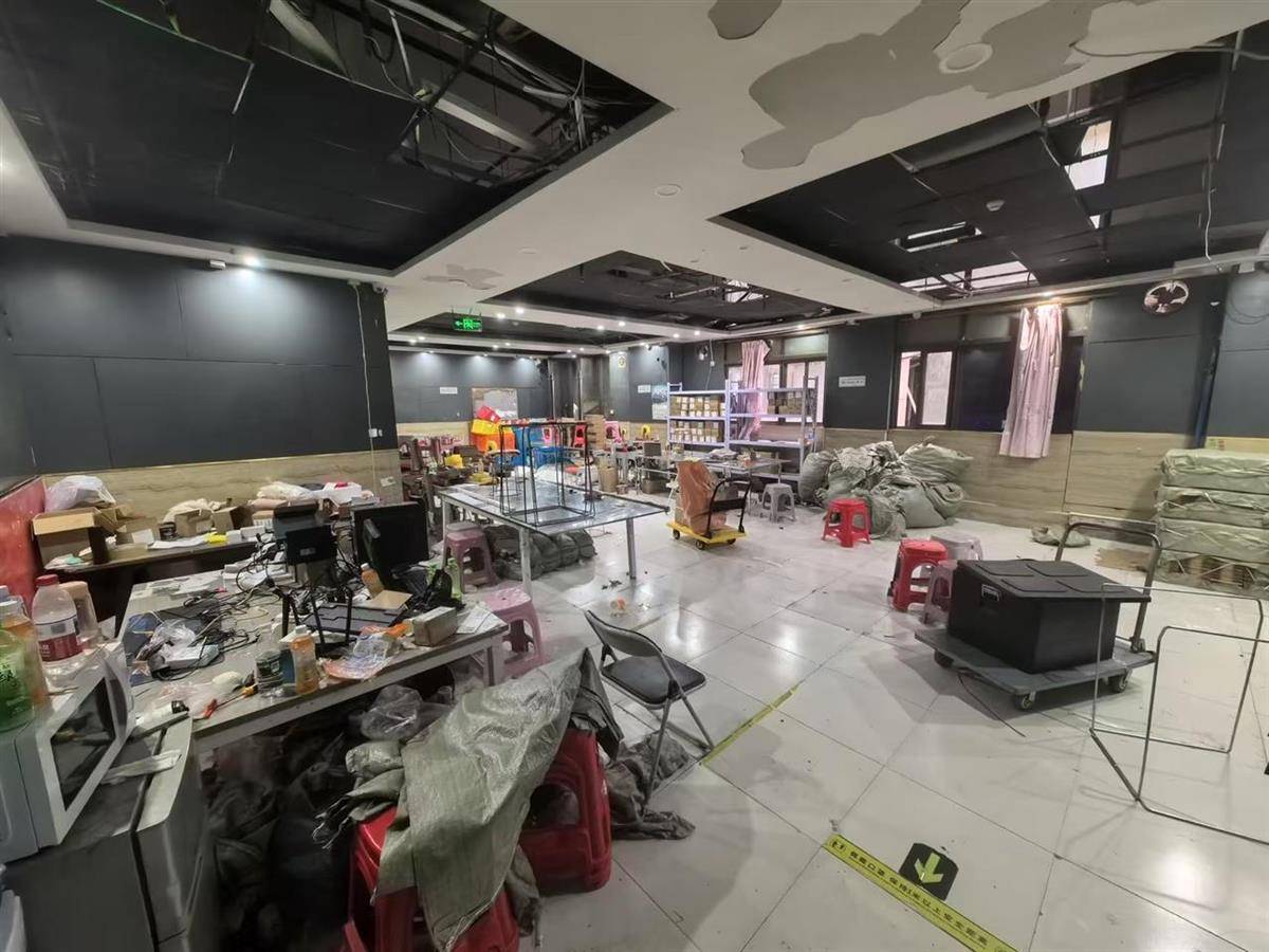 他发出的81万件快递全是电诈卡片<strong></p>
<p>币安控股</strong>!武汉江岸警方破获特大诈骗案