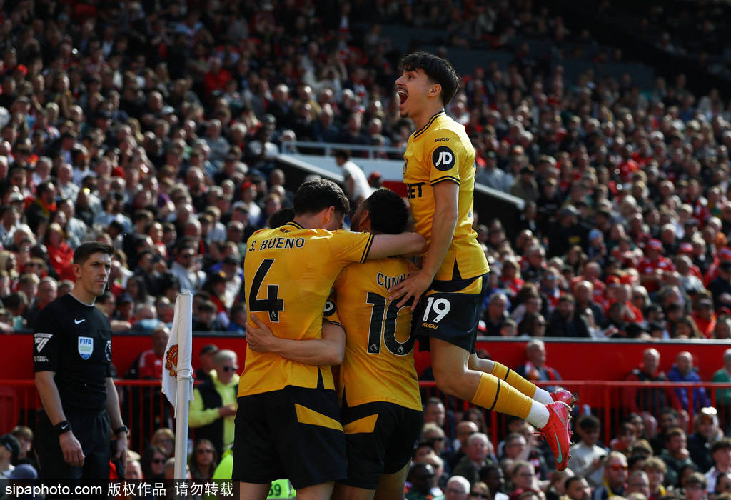 英超-萨拉维亚制胜曼联0-1遭狼队赛季双杀 携手保级成功