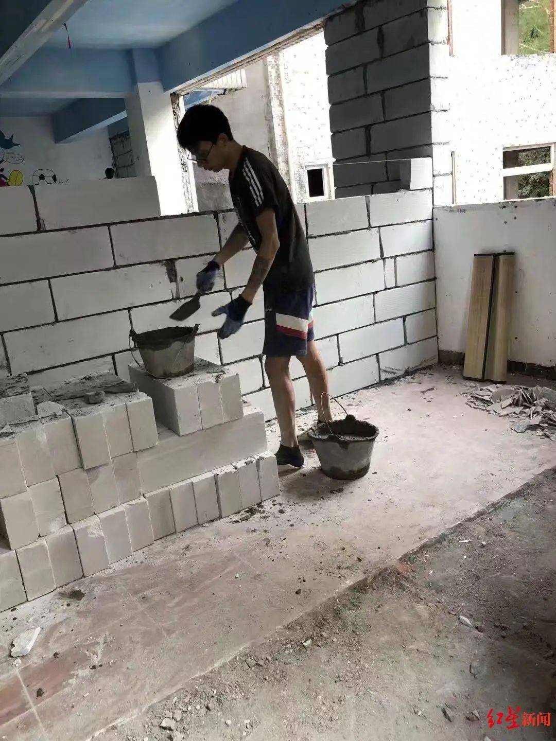 小伙搬砖9年攒200万<strong></p>
<p>tct币安</strong>,修别墅买车:宁愿不要这些钱,若时间倒流想好好读书