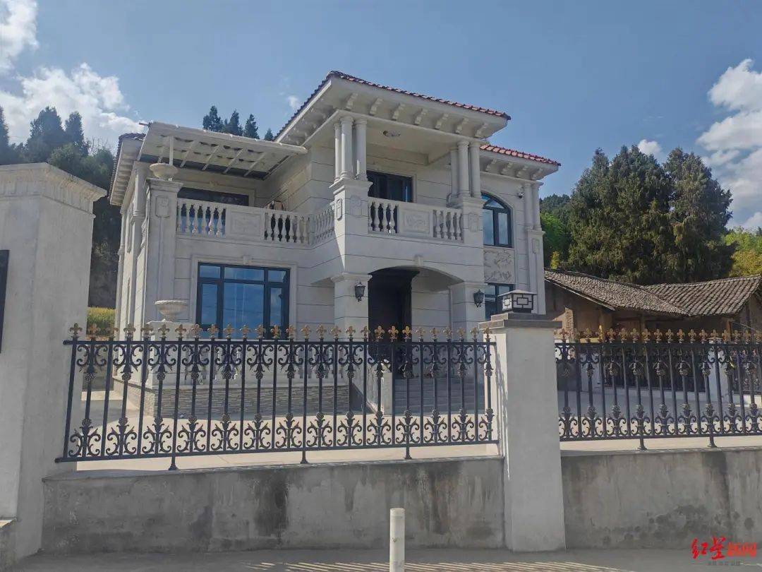 小伙搬砖9年攒200万<strong></p>
<p>tct币安</strong>,修别墅买车:宁愿不要这些钱,若时间倒流想好好读书