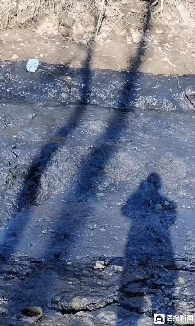 江苏连云港居民称当地河道清淤就地掩埋油泥危废 镇政府回应:不属实