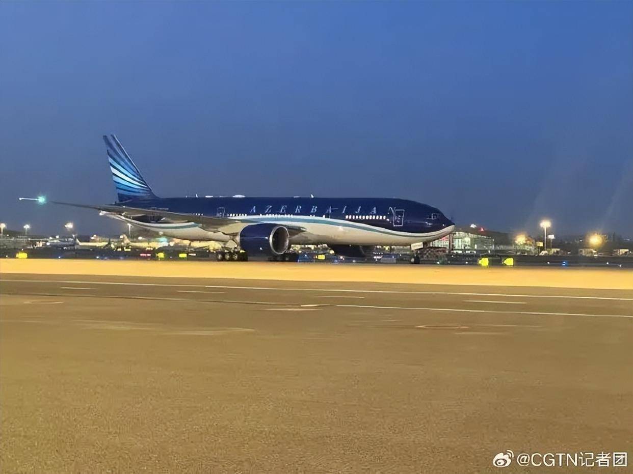 今晚<strong></p>
<p>币安宝钱包</strong>，两国总统乘机抵京