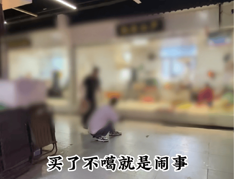 男子买鱼拒杀遭暴力殴打，摊主叫嚣“不杀是闹事”“打死你”，警方回应