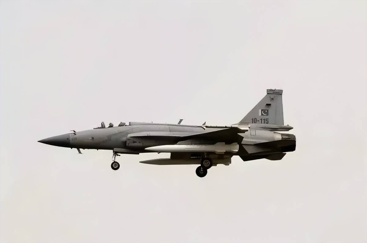 印度航母行踪曝光！180度掉头返航<strong></p>
<p>币安转人民币</strong>，这是在躲巴基斯坦的导弹吗？