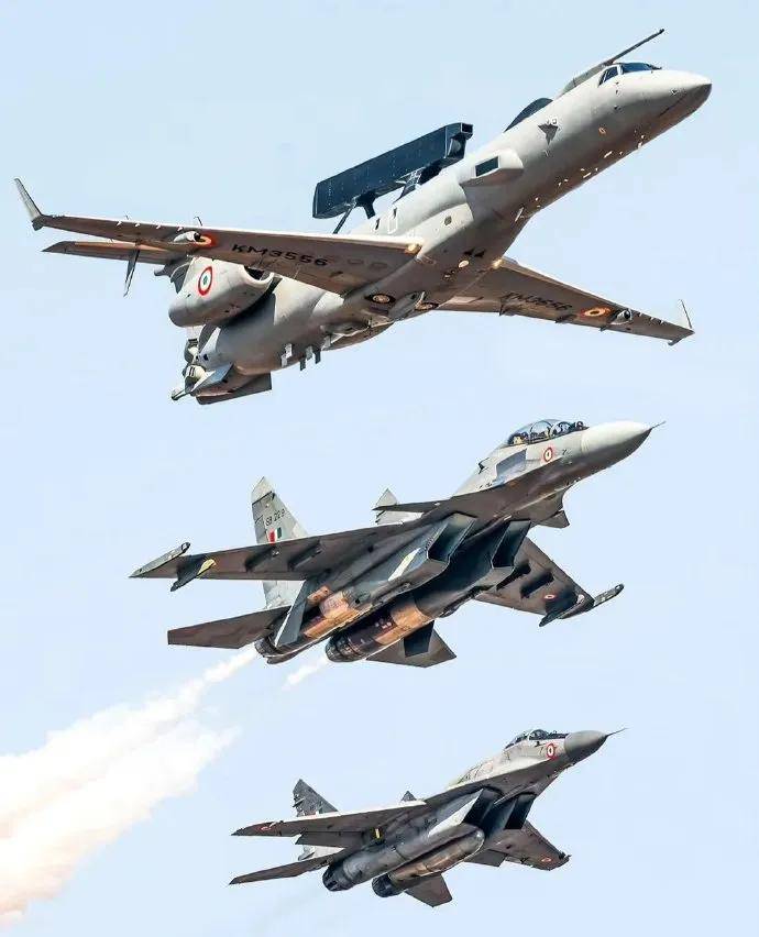 印度航母行踪曝光！180度掉头返航<strong></p>
<p>币安转人民币</strong>，这是在躲巴基斯坦的导弹吗？