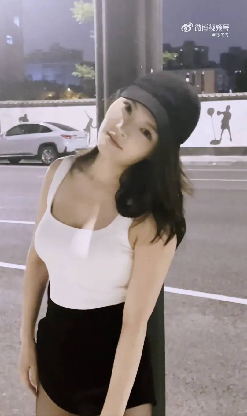 “椰树女神”徐冬冬晒真实肚子<strong></p>
<p>币安转人民币</strong>,展示健康美:不超130斤就舒适!