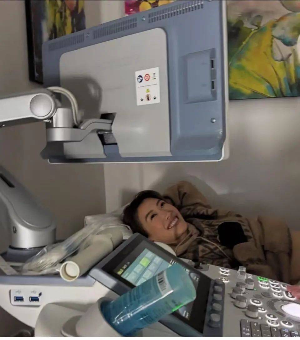 谢霆锋妹妹谢婷婷宣布怀第二胎<strong></p>
<p>币安下载</strong>!晒出和高大外籍老公甜蜜合照