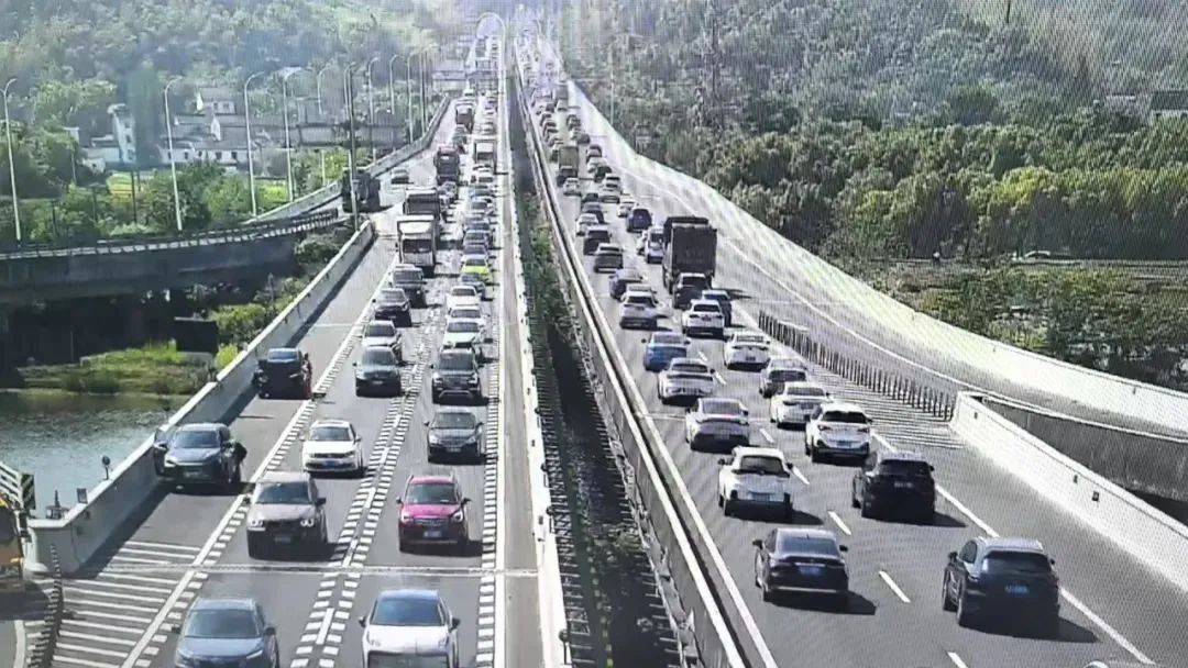 心态崩了<strong></p>
<p>币安下载</strong>,宁波有人从白天开到黑夜!“这是有多少人啊!”提醒:这些路段,将限时禁行