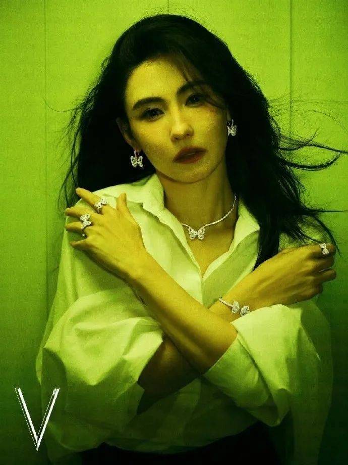 张柏芝身穿豹纹装<strong></p>
<p>币安最大杠杆</strong>，时隔26年再现我养你名场面！烈焰红唇太抢镜