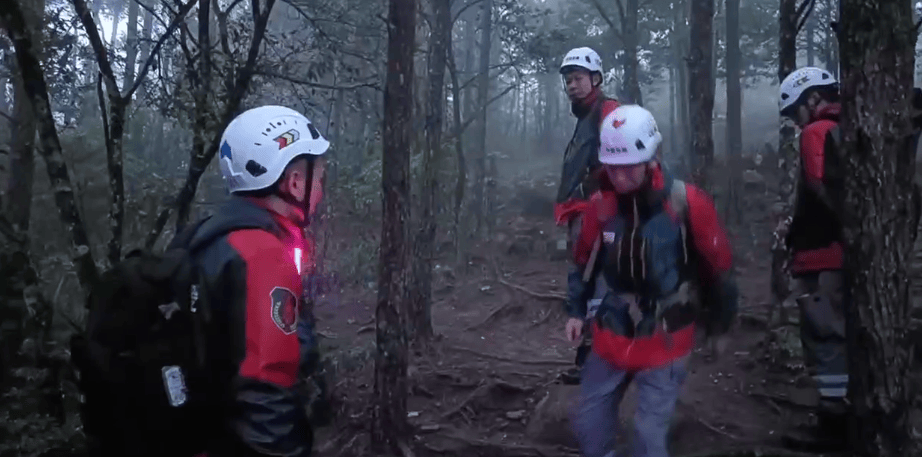 8岁男孩失联超90小时<strong></p>
<p>币安测试网</strong>,福建及国内多支救援队齐聚石谷解!正以目击者线索形成搜救圈